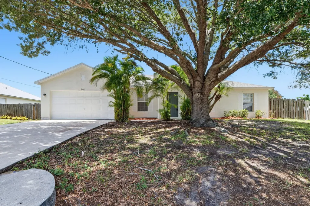 201 SW Amesbury Avenue Port St Lucie FL 34953