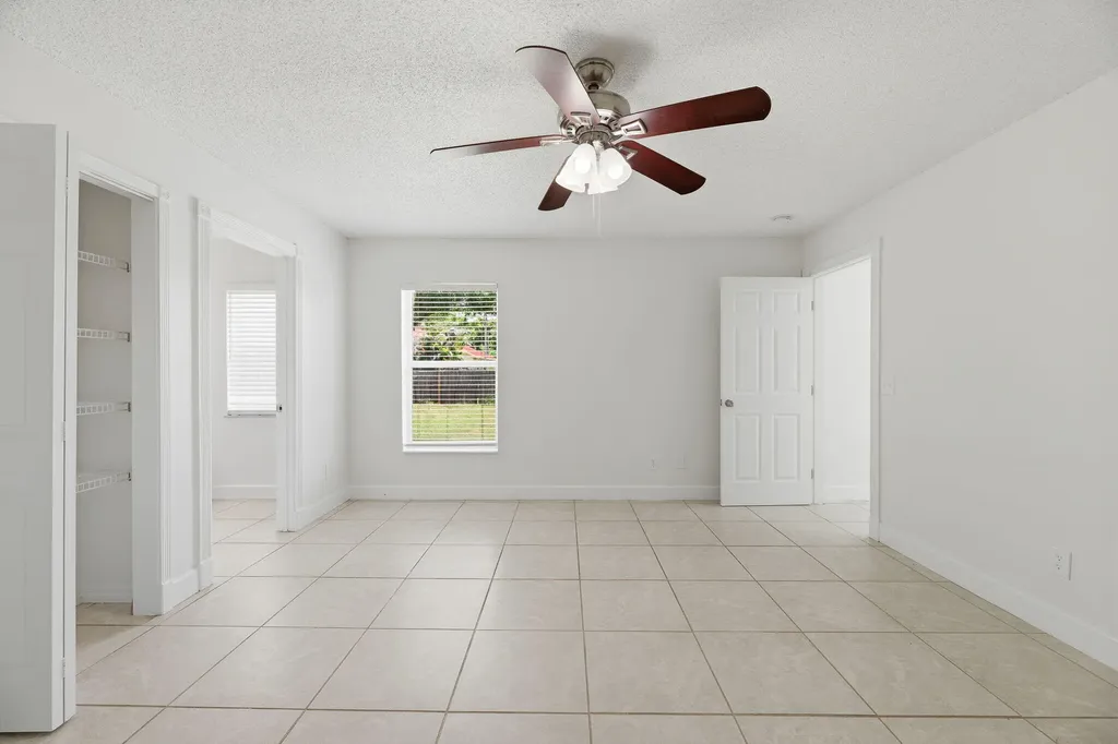 201 SW Amesbury Avenue Port St Lucie FL 34953