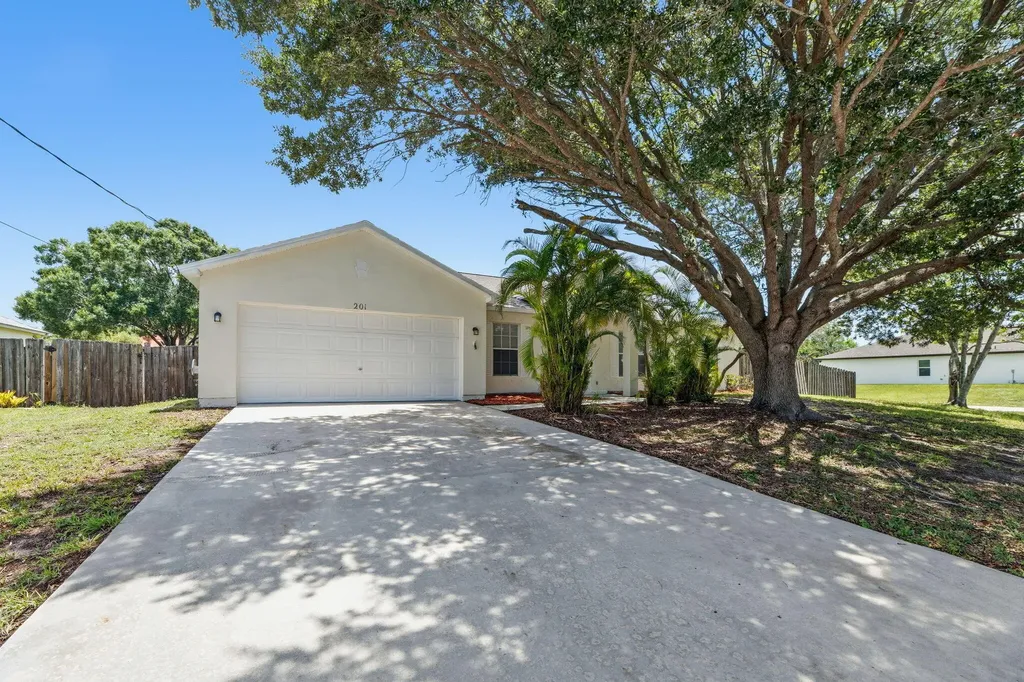 201 SW Amesbury Avenue Port St Lucie FL 34953