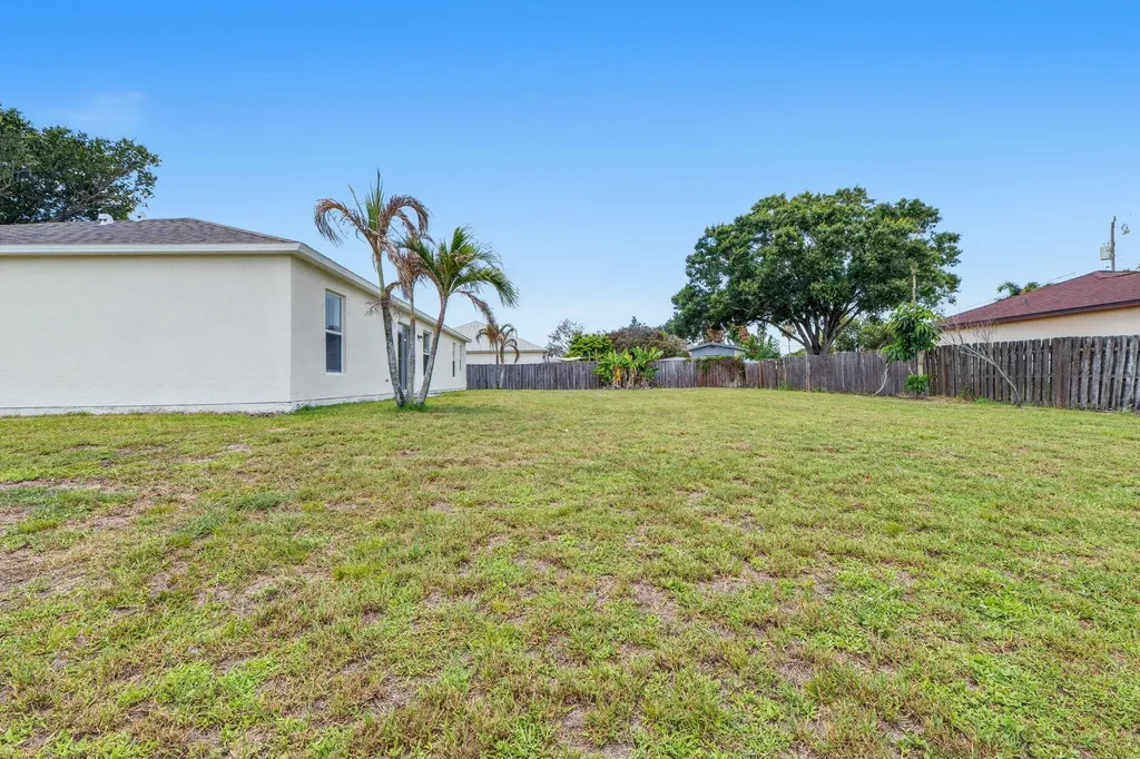 201 SW Amesbury Avenue Port St Lucie FL 34953