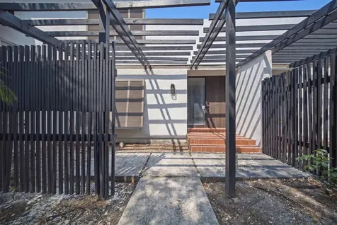 1391 E Golfview Drive Pembroke Pines FL 33026