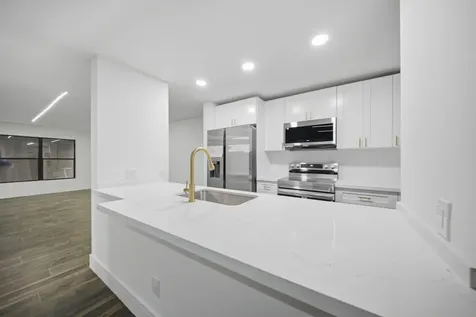 1391 E Golfview Drive Pembroke Pines FL 33026