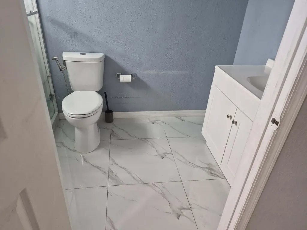7211 NW 174th Terrace Hialeah FL 33015