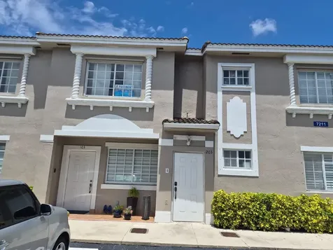 7211 NW 174th Terrace Hialeah FL 33015