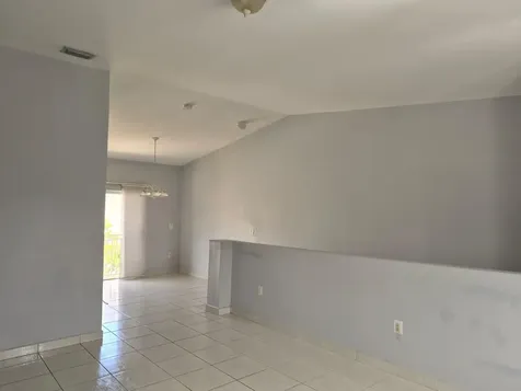 7211 NW 174th Terrace Hialeah FL 33015