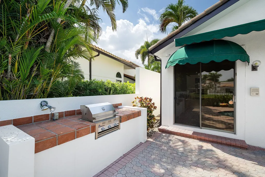 6495 Via Rosa Boca Raton FL 33433