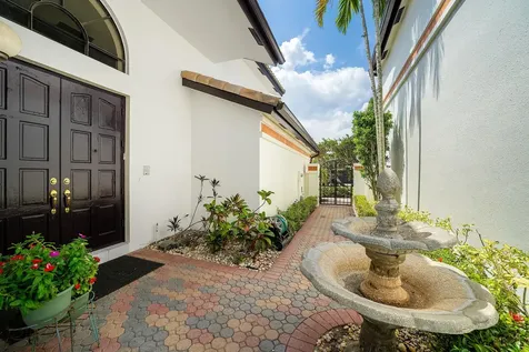 6495 Via Rosa Boca Raton FL 33433