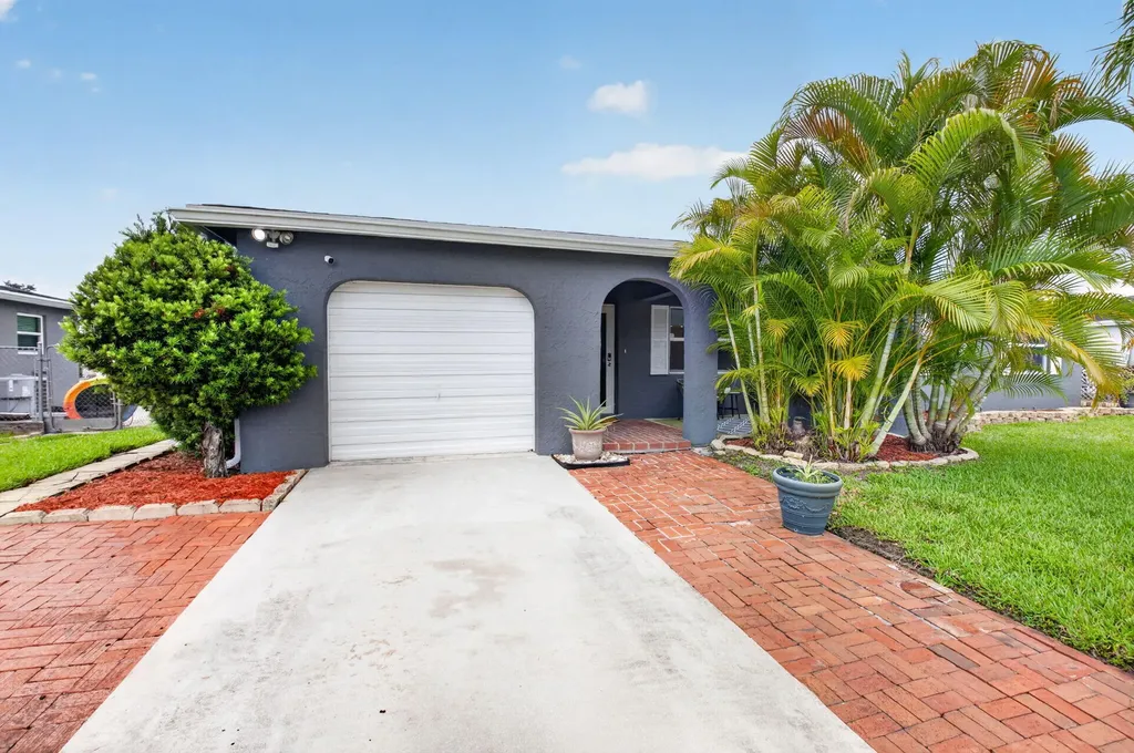 4599 Betelnut Street Boca Raton FL 33428