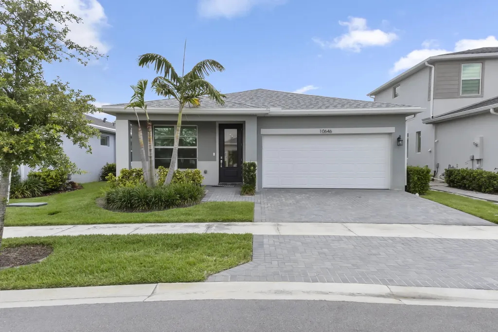 10646 SW Hensley Street Port St Lucie FL 34987