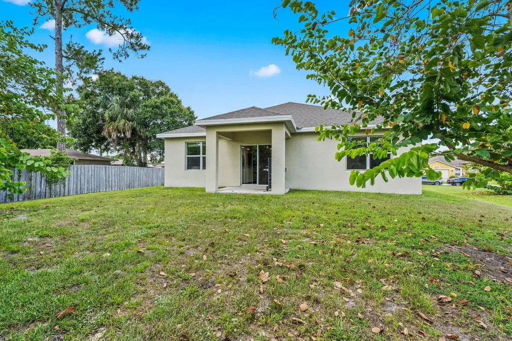 1962 SW Delmonico Avenue Port St Lucie FL 34953