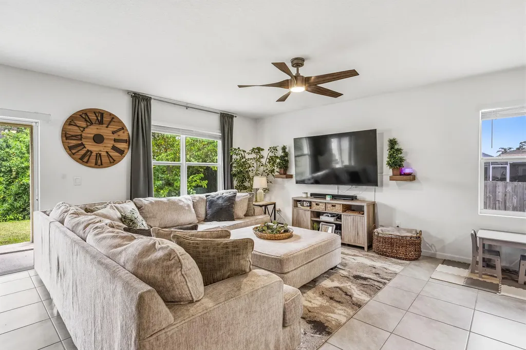 1962 SW Delmonico Avenue Port St Lucie FL 34953