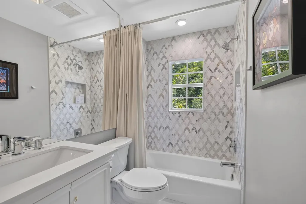 2021 SW 14th Terrace Fort Lauderdale FL 33315