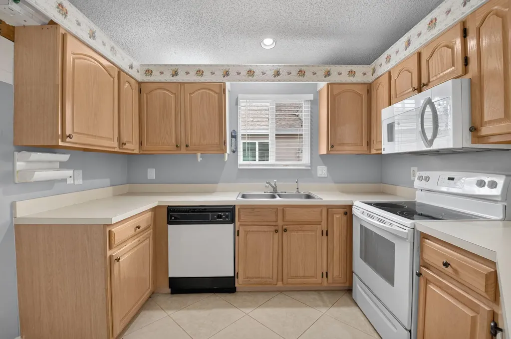 9220 A Vineland Court Boca Raton FL 33496