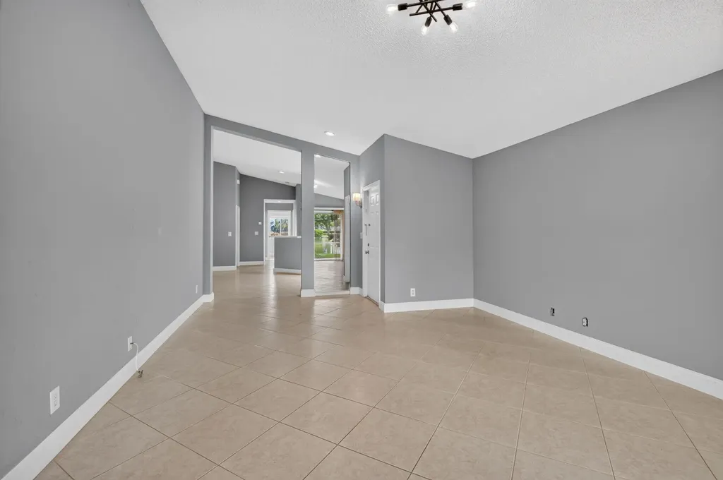 9220 A Vineland Court Boca Raton FL 33496