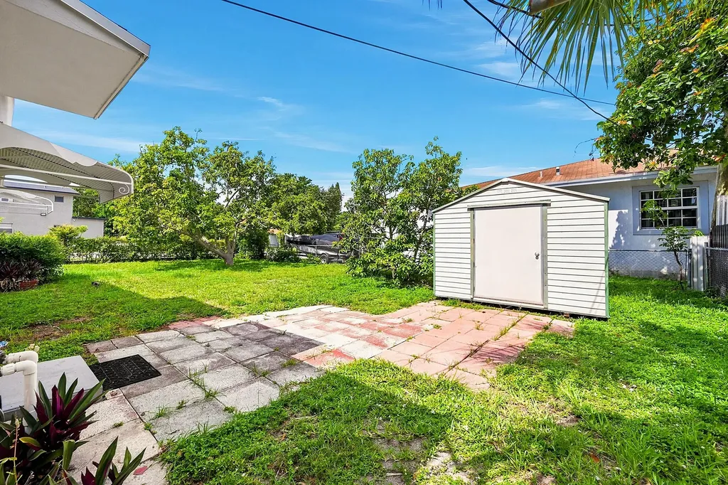 1716 N 25th Avenue Hollywood FL 33020