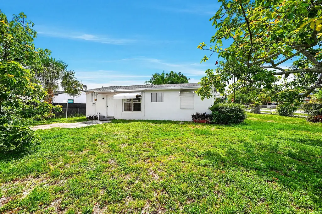 1716 N 25th Avenue Hollywood FL 33020