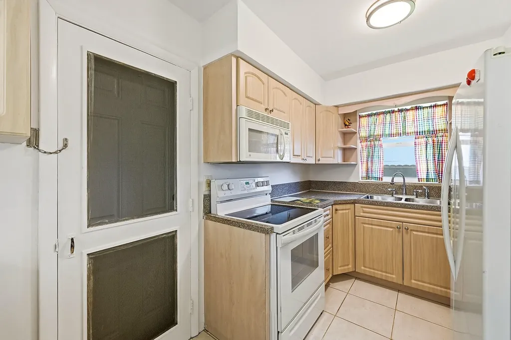 1716 N 25th Avenue Hollywood FL 33020