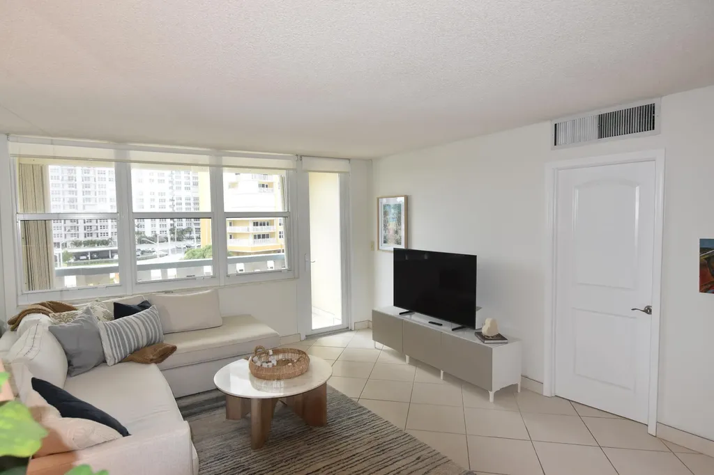 305 N Pompano Beach Boulevard Pompano Beach FL 33062