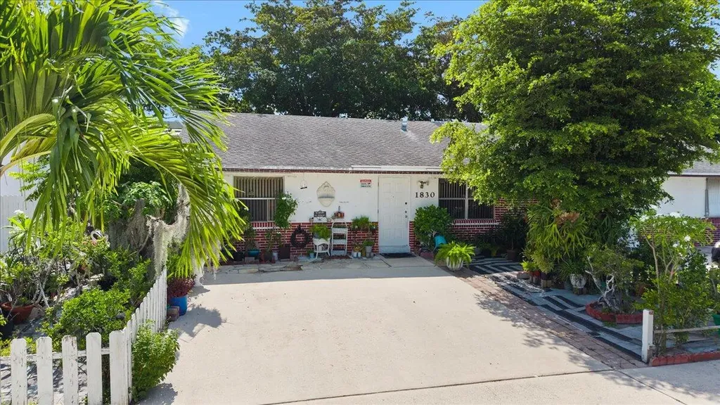 1830 Keenland Circle West Palm Beach FL 33415