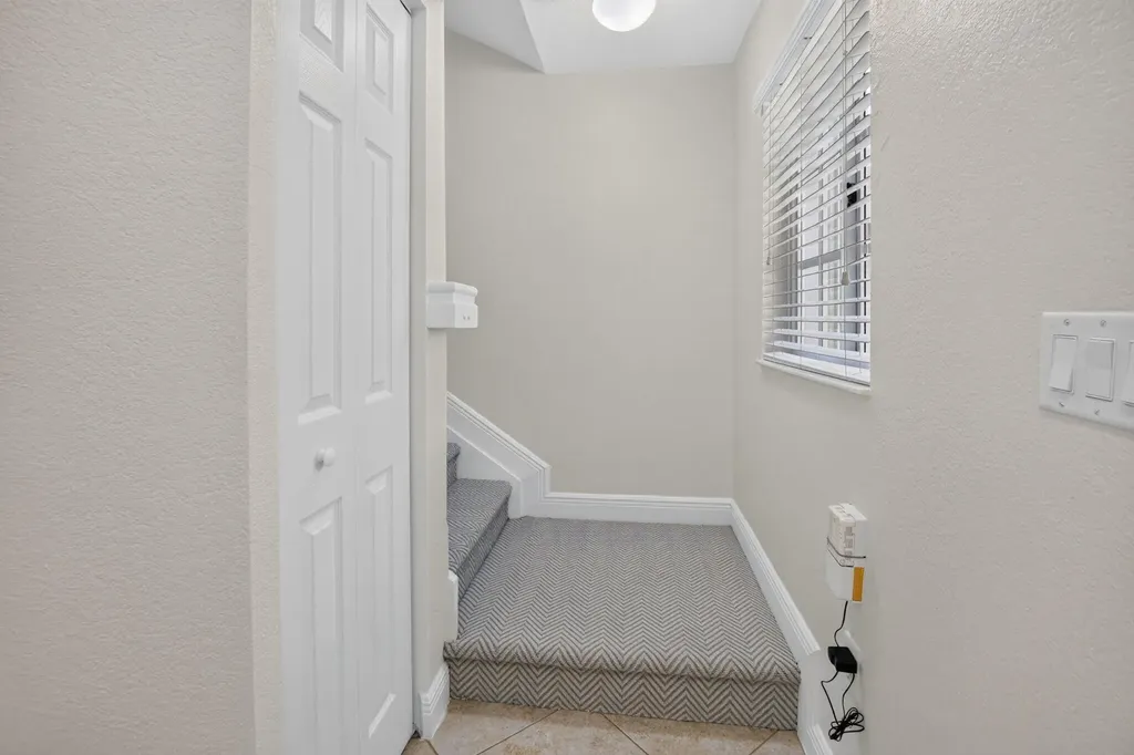 6689 Old Farm Trail Boynton Beach FL 33437