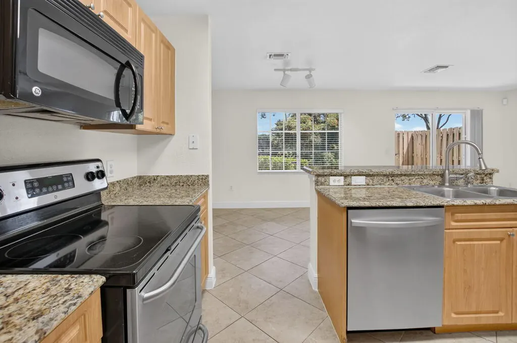6689 Old Farm Trail Boynton Beach FL 33437