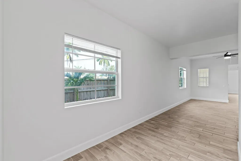 56 W 12th Street Riviera Beach FL 33404