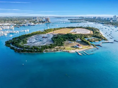 56 W 12th Street Riviera Beach FL 33404