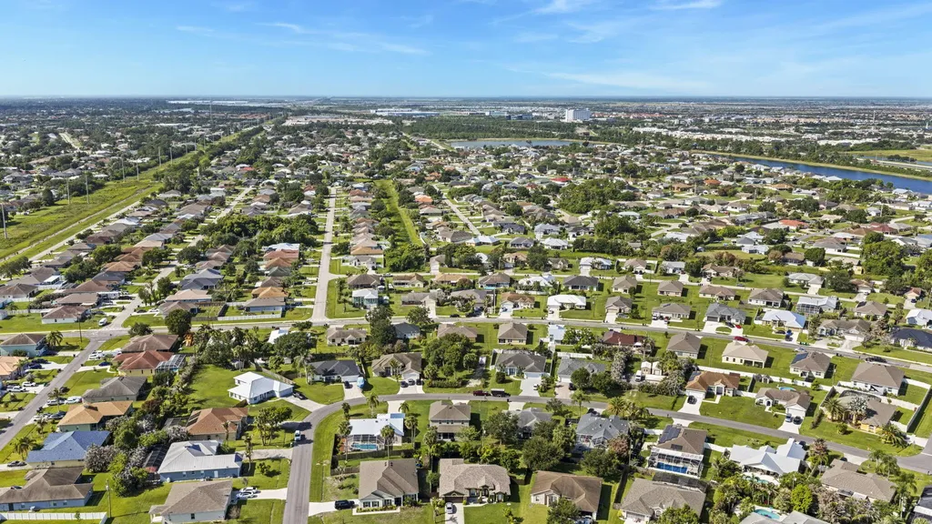 2241 SW Abalon Circle Port St Lucie FL 34953