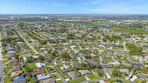 2241 SW Abalon Circle Port St Lucie FL 34953