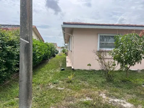 5803 NW 86th Avenue Tamarac FL 33321