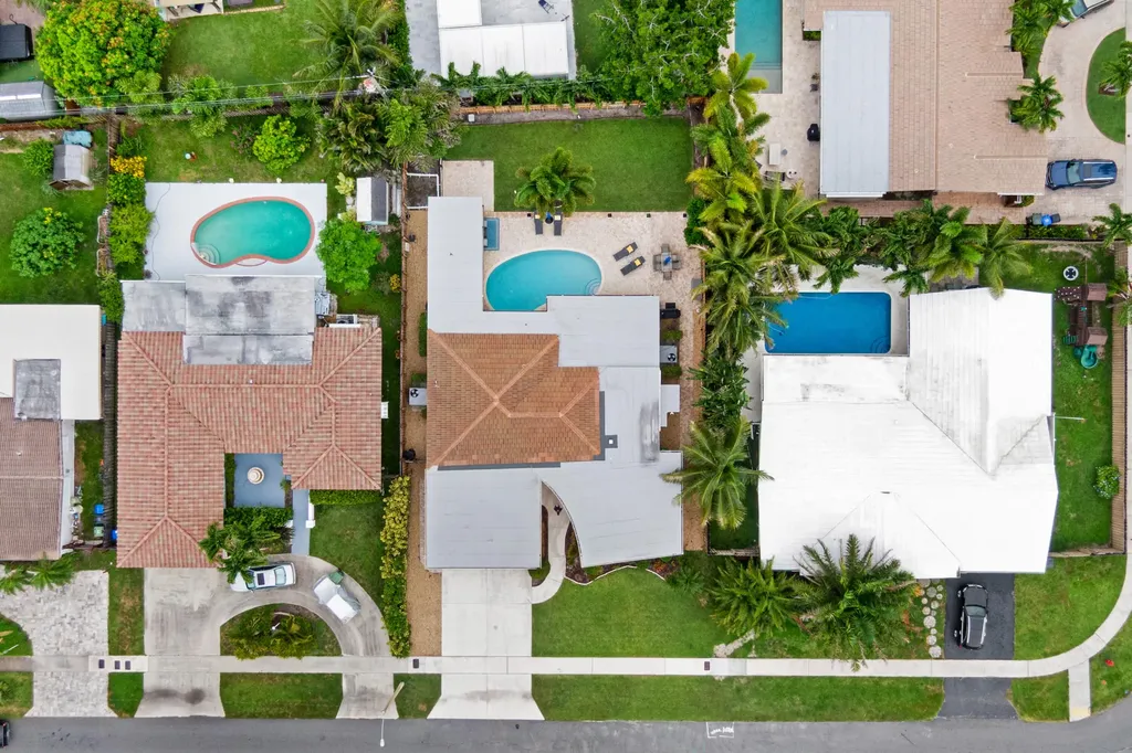 2070 NE 63rd Street Fort Lauderdale FL 33308