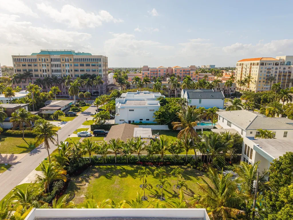 255 NE 3rd Street Boca Raton FL 33432