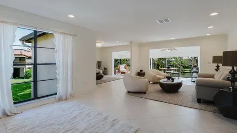 9277 Vista Del Lago Boca Raton FL 33428
