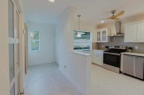 9277 Vista Del Lago Boca Raton FL 33428