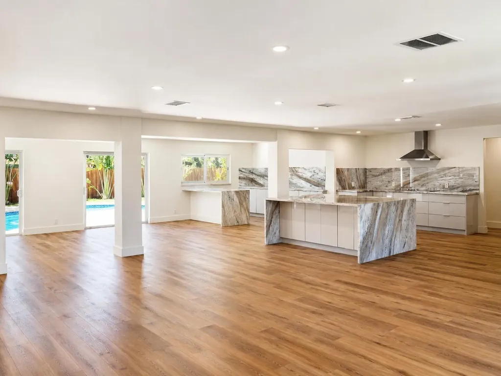 4815 Cleveland Street Hollywood FL 33021