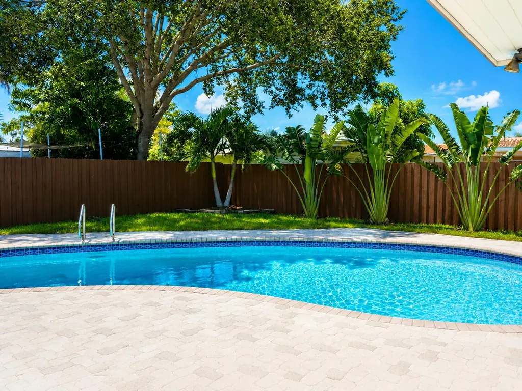 4815 Cleveland Street Hollywood FL 33021