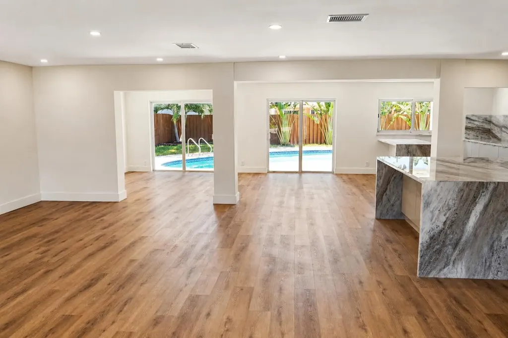 4815 Cleveland Street Hollywood FL 33021