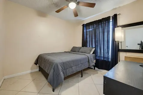 1525 W 17th Street Riviera Beach FL 33404