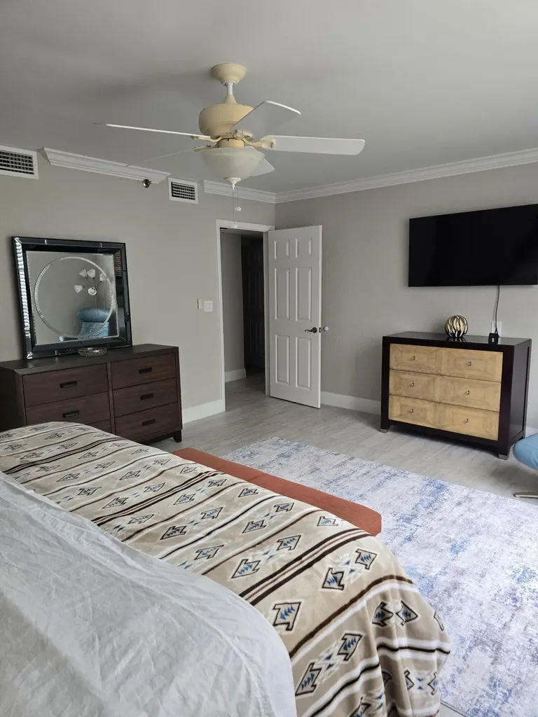 7580 Regency Lake Drive Boca Raton FL 33433