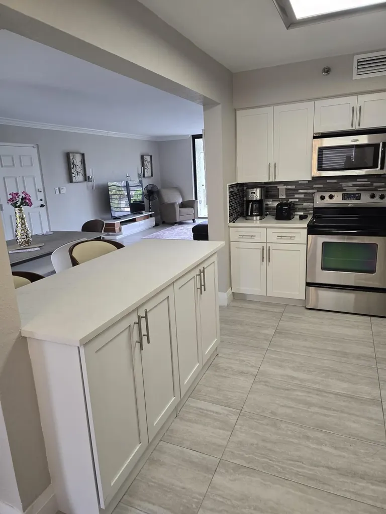 7580 Regency Lake Drive Boca Raton FL 33433