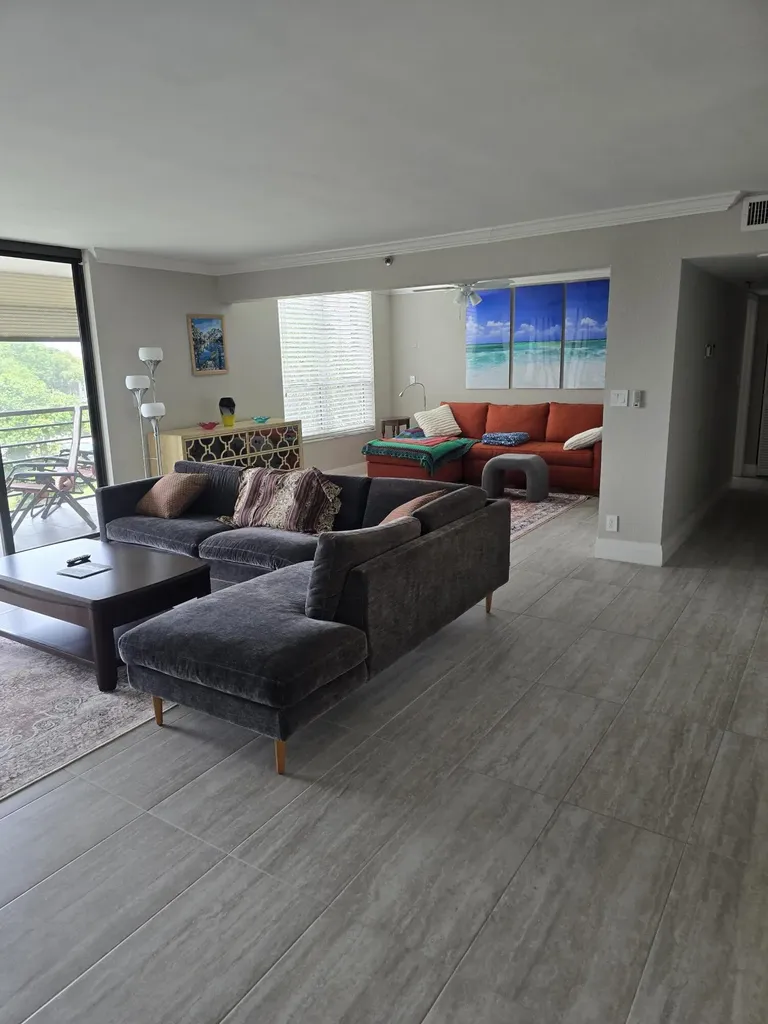 7580 Regency Lake Drive Boca Raton FL 33433