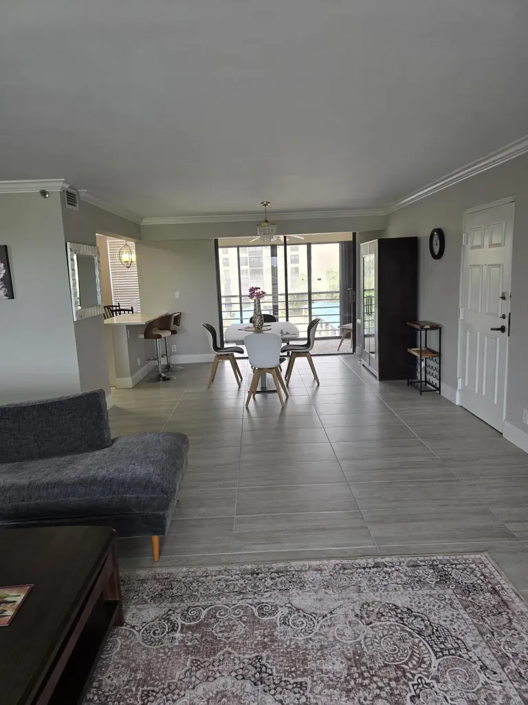 7580 Regency Lake Drive Boca Raton FL 33433