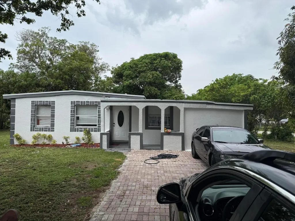 440 Tulip Tree Drive Lake Worth FL 33462