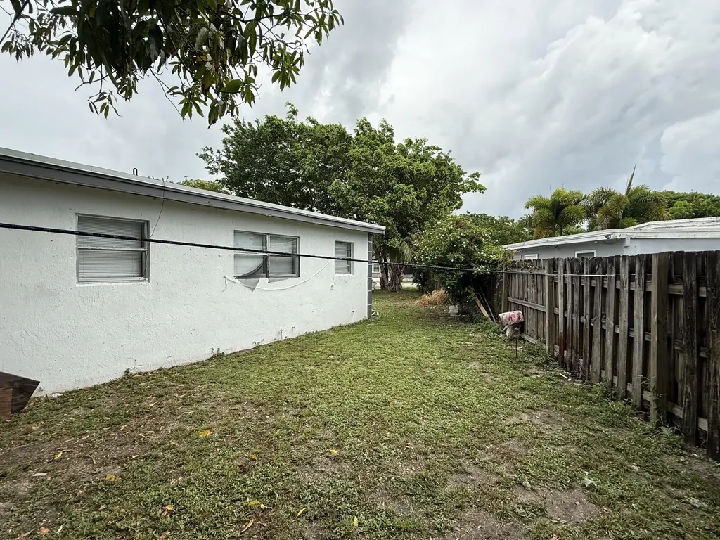 440 Tulip Tree Drive Lake Worth FL 33462