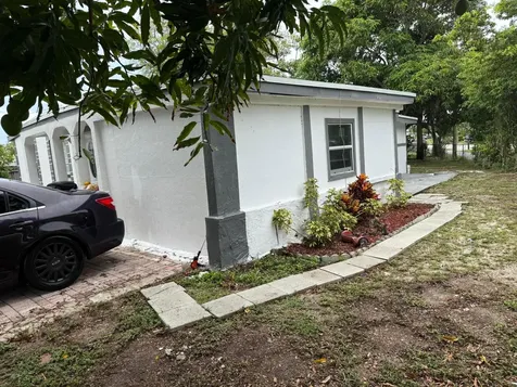 440 Tulip Tree Drive Lake Worth FL 33462