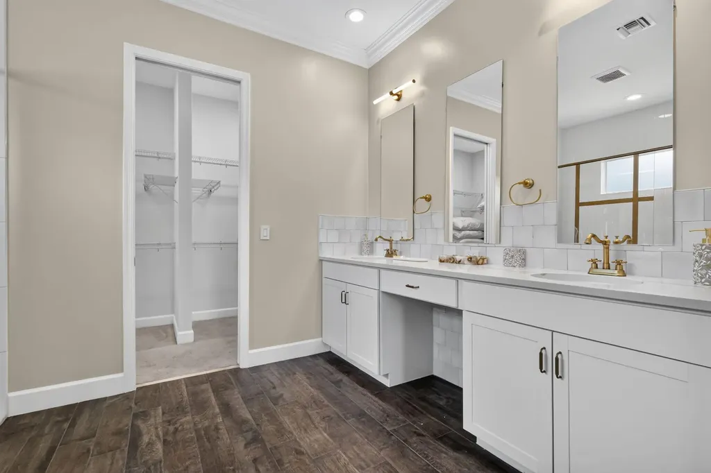 15660 Goldfinch Circle The Acreage FL 33470