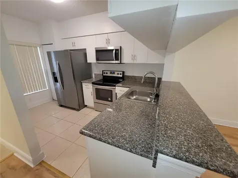 78 Simonton Circle Weston FL 33326