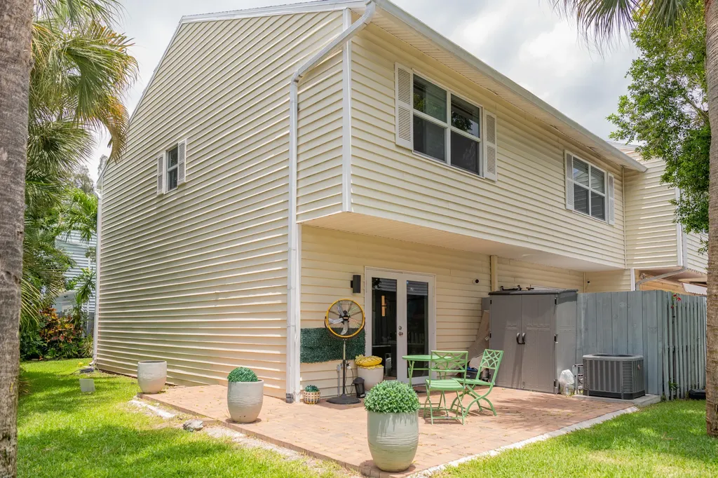 1877 NE 15th Avenue Fort Lauderdale FL 33305
