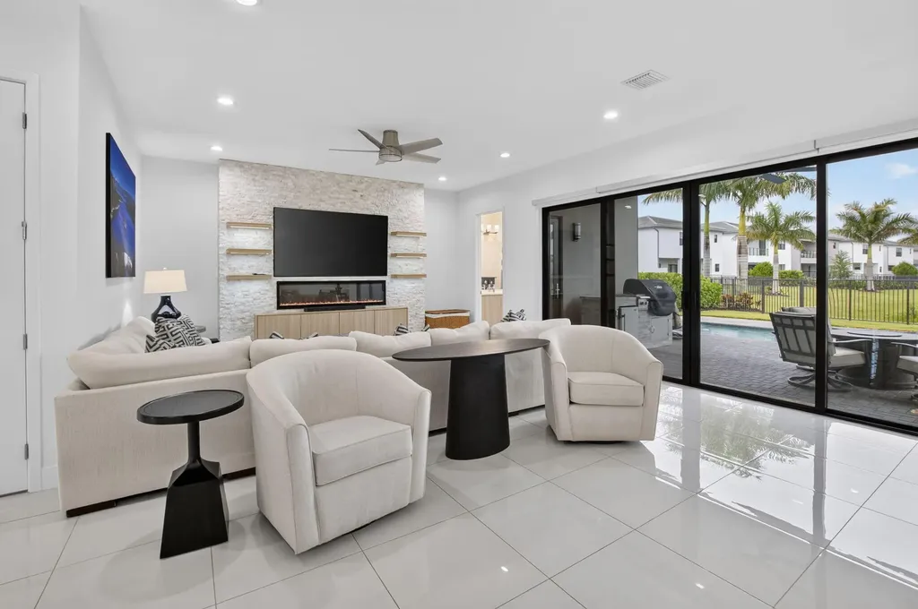 20056 Hirono Lane Boca Raton FL 33434
