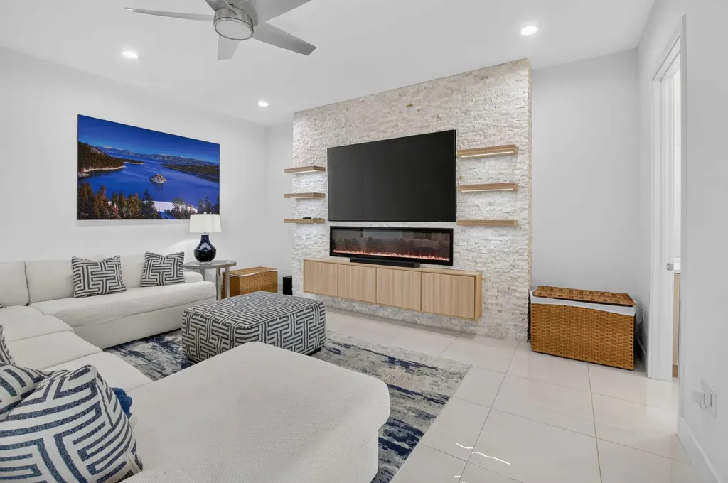 20056 Hirono Lane Boca Raton FL 33434